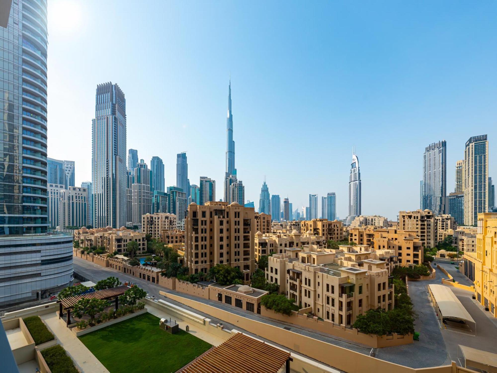 Luxury 2br With Burj View, Very Close To Mall Dubai