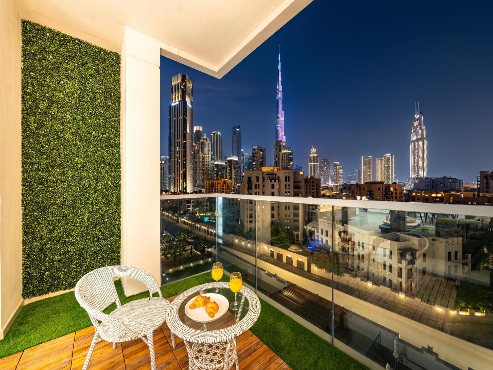 Luxury 2br With Burj View, Very Close To Mall Holiday home Dubai