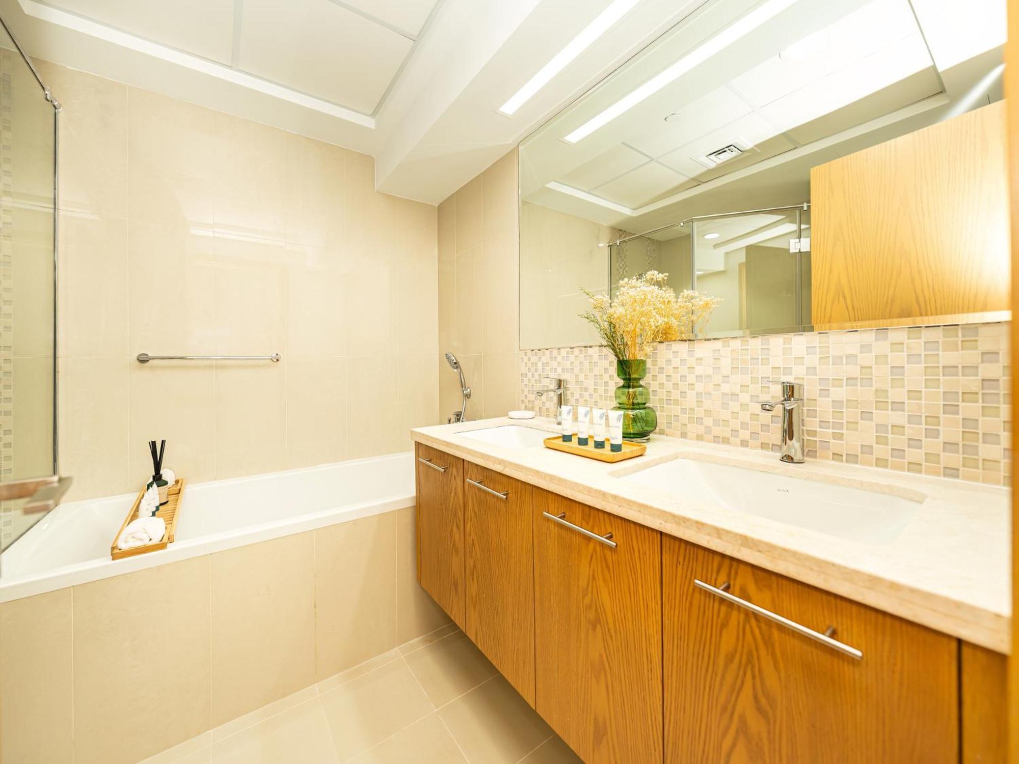 Holiday home Luxury 2br With Burj View, Very Close To Mall