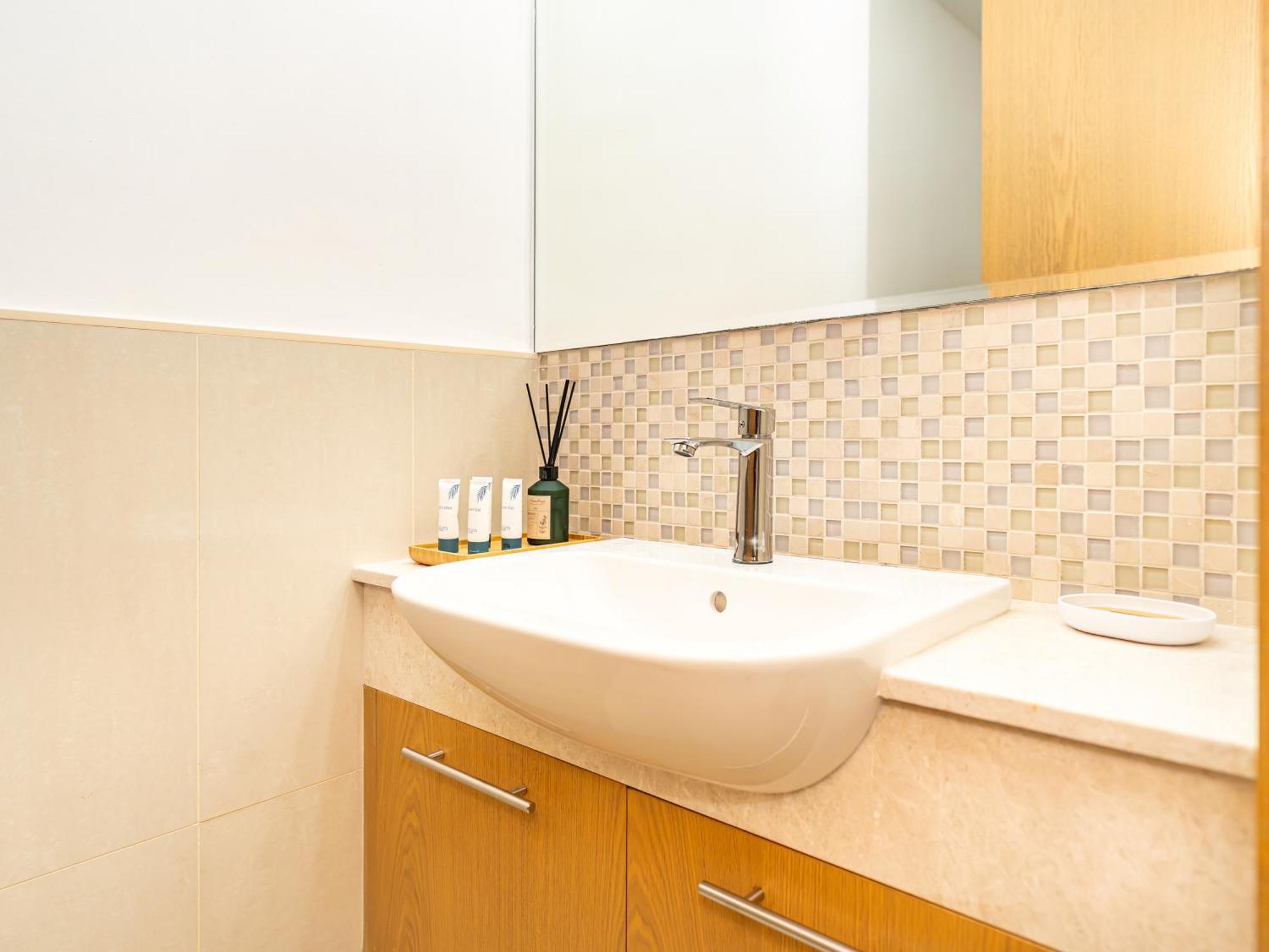 Luxury 2br With Burj View, Very Close To Mall Holiday home Dubai