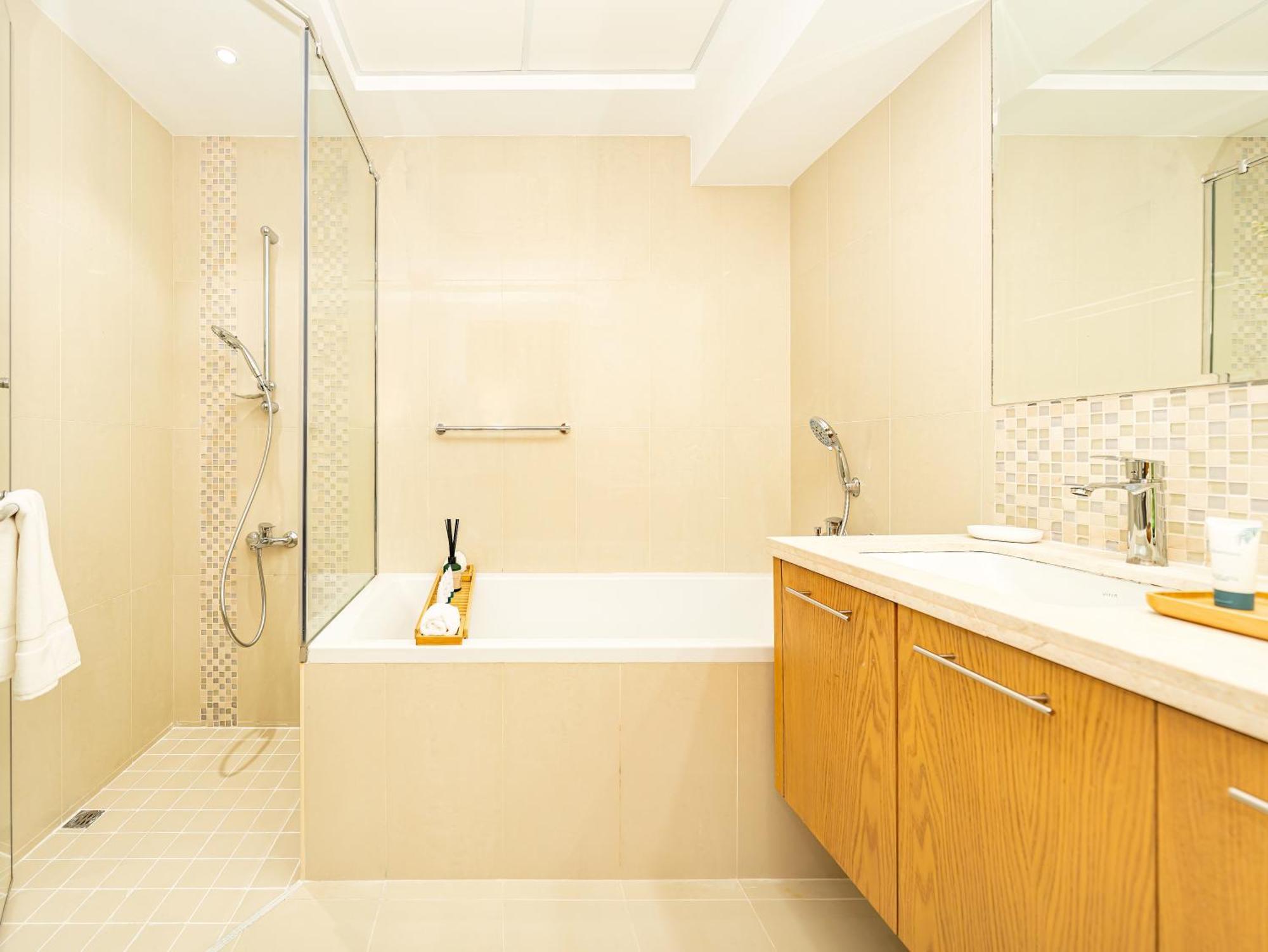 Luxury 2br With Burj View, Very Close To Mall Holiday home *