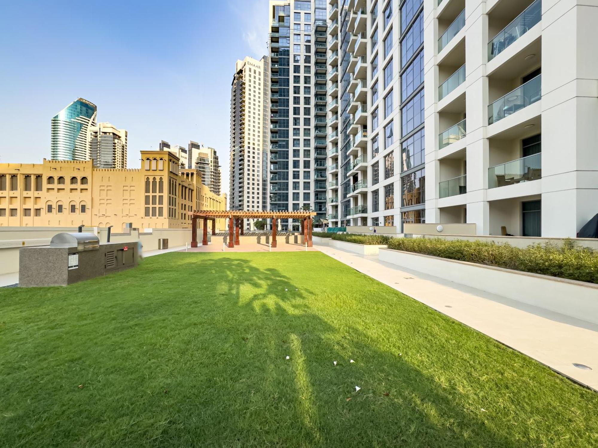 Luxury 2br With Burj View, Very Close To Mall