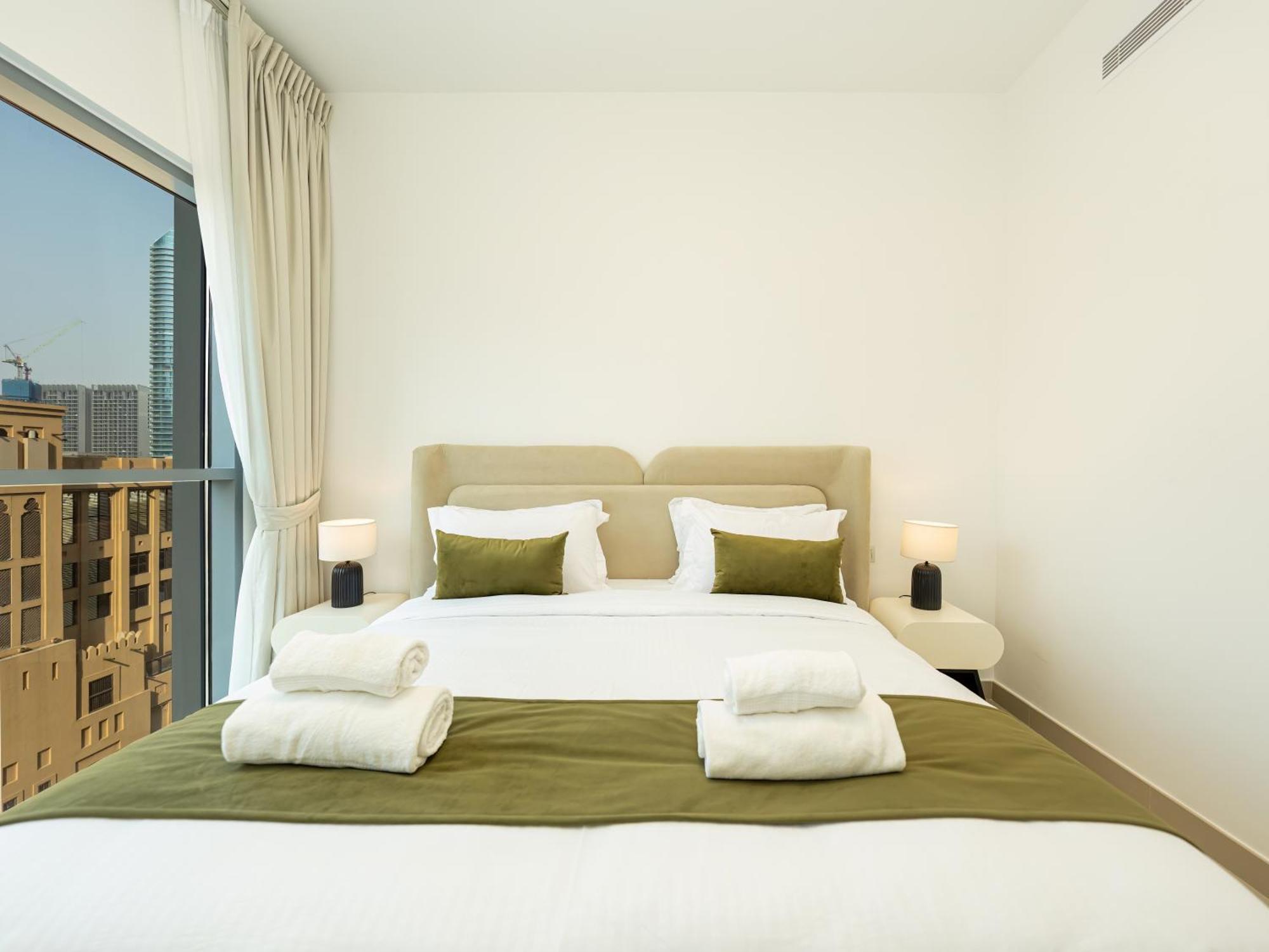Luxury 2br With Burj View, Very Close To Mall * Dubai