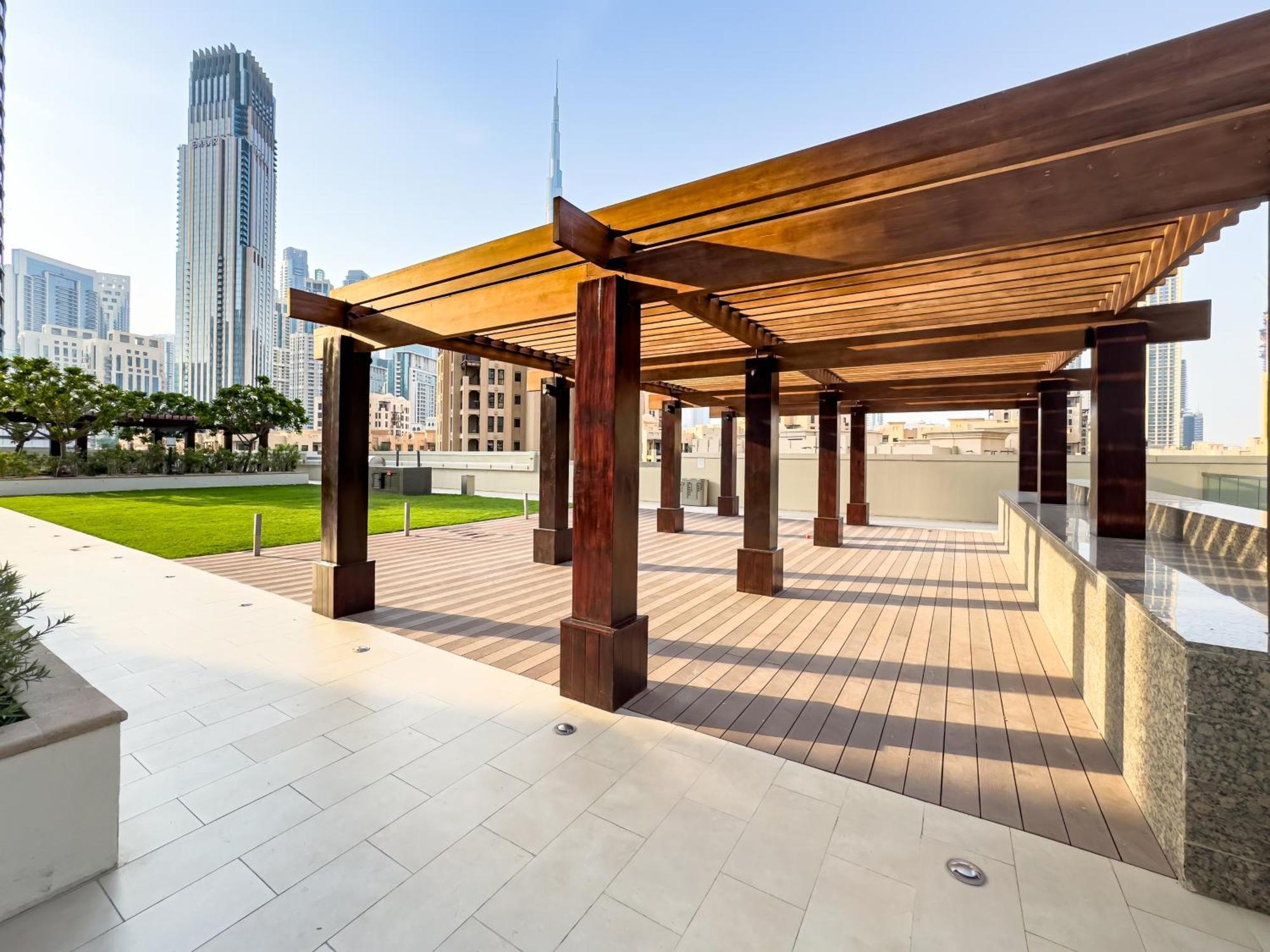 Luxury 2br With Burj View, Very Close To Mall Dubai