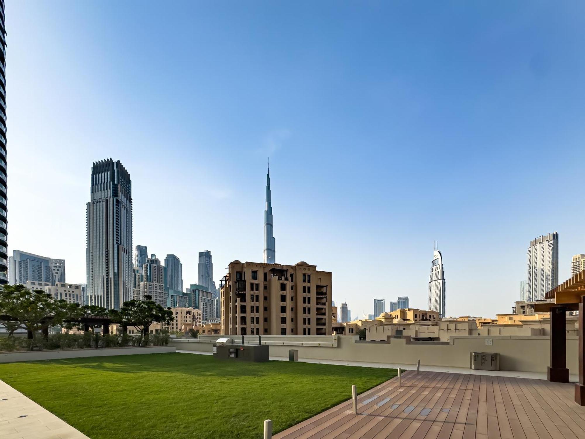 Luxury 2br With Burj View, Very Close To Mall *