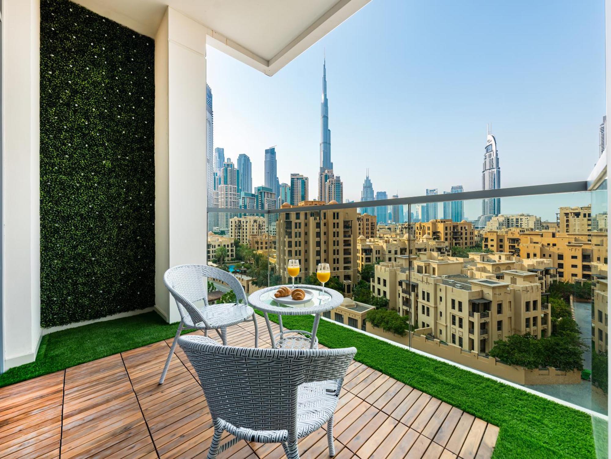 Luxury 2br With Burj View, Very Close To Mall